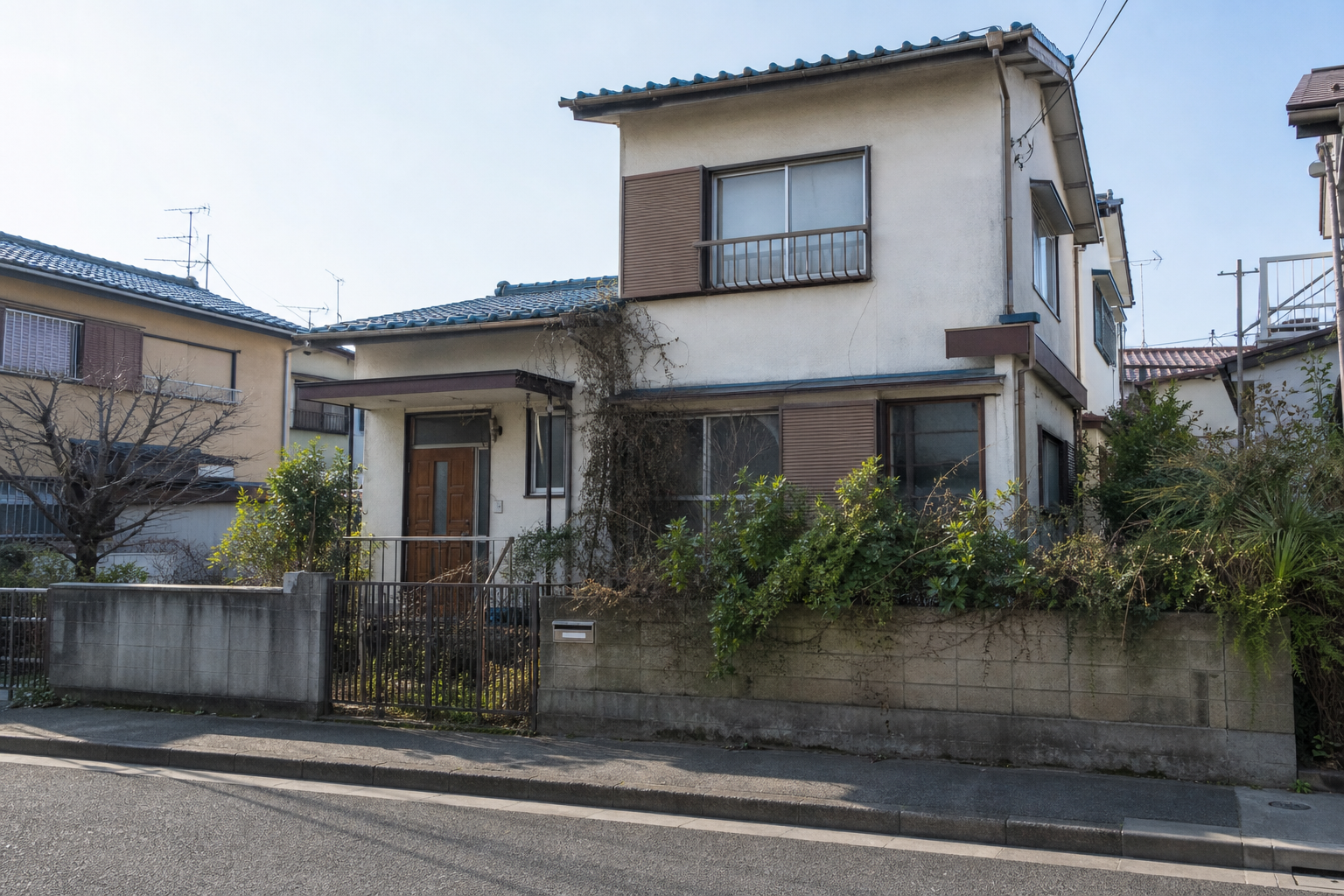 放置すると起きるリスクと早めに売るメリットのイメージ
